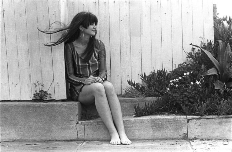 Review: Linda Ronstadt- The Sound of Her Voice Makes For ...