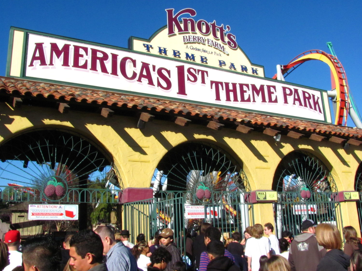 Knott's Announces Chaperone Policy After Fights Shut Down Park