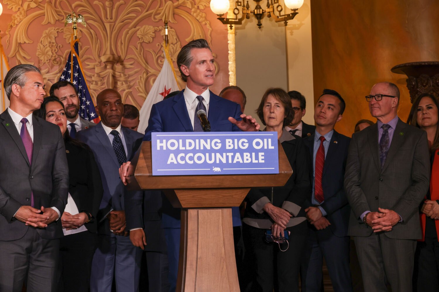 newsom-signs-law-against-alleged-gas-price-gouging