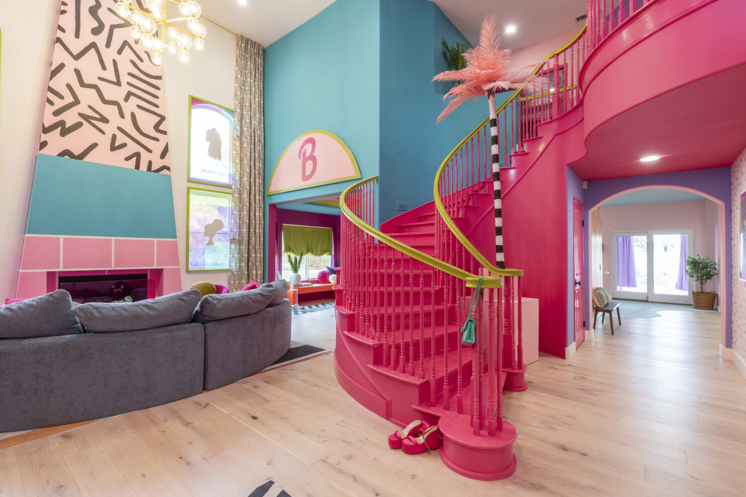 Before-and-After Photos of HGTV's Barbie Dreamhouse